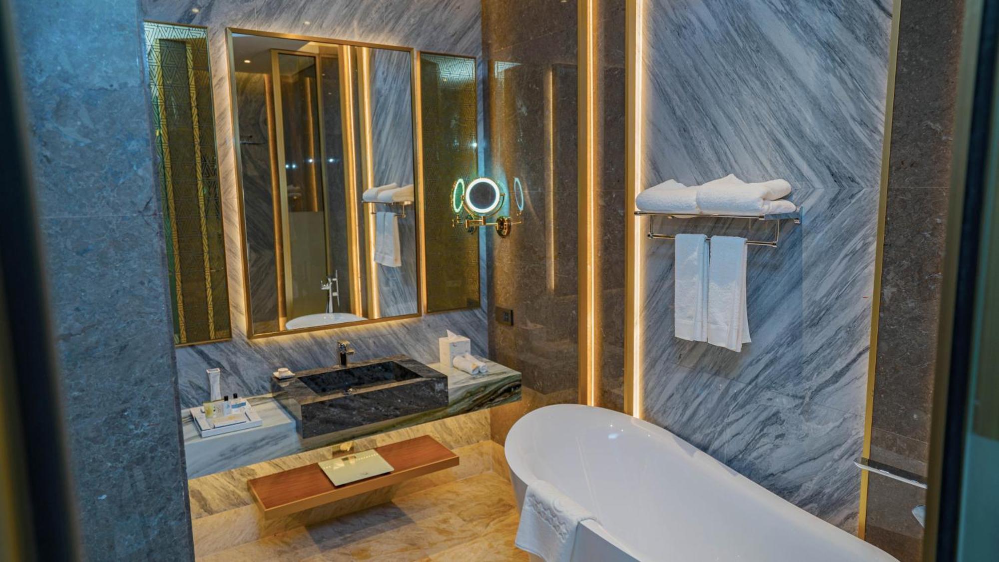 Velero Hotel Doha Lusail Екстер'єр фото Bathroom